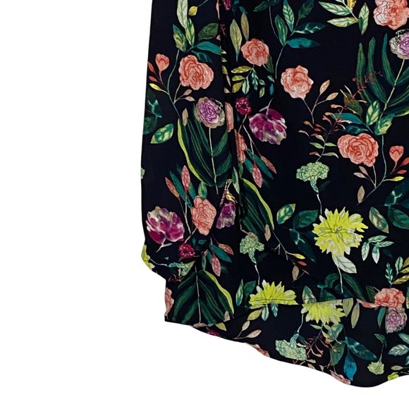 Chelsea and Theodore Top Black Multi Pattern Floral - Picture 3 of 13